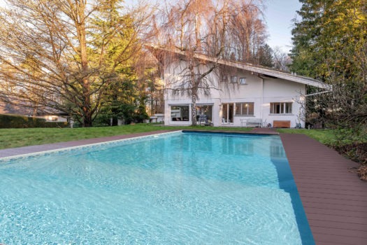 Superbe maison individuelle avec jardin et piscine située au hameau de Bourguillon à Fribourg