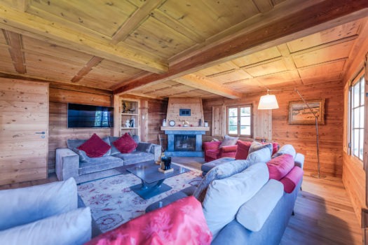 1992 Les Mayens-de-Sion – Chalet historique rénové sur domaine de 3.5 ha