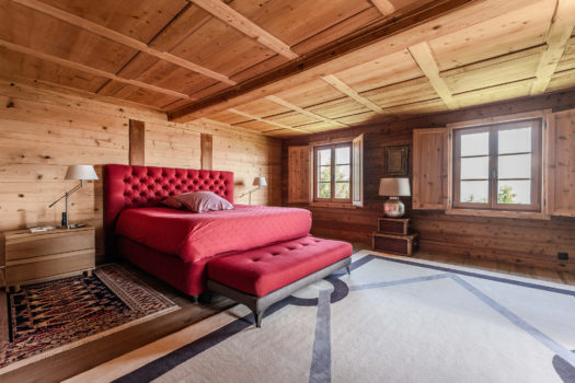 1992 Les Mayens-de-Sion – Chalet historique rénové sur domaine de 3.5 ha